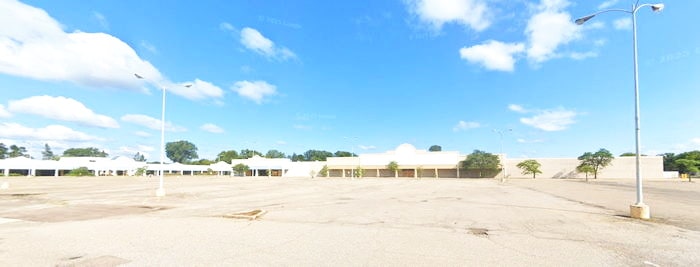K-Mart (Kmart) - Livonia - 33400 W Seven Mile Rd (newer photo)